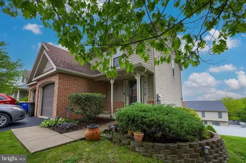 104 Eagle Dr, Ephrata, PA 17522