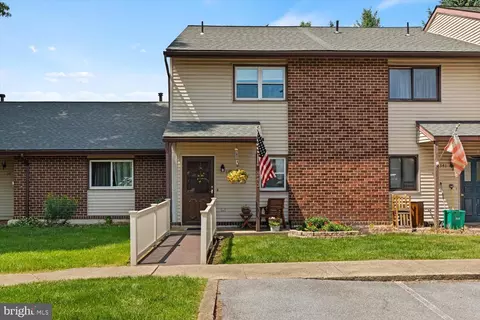 343 Greenland Dr, Lancaster, PA 17602