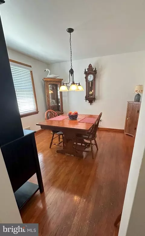 Dining - 224 Noble St, Lititz, PA 17543 photo 2 of 2