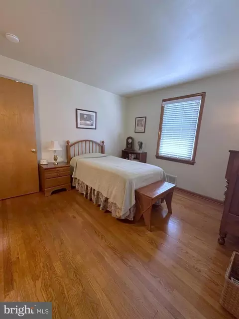 Bedroom - 224 Noble St, Lititz, PA 17543 photo 3 of 9