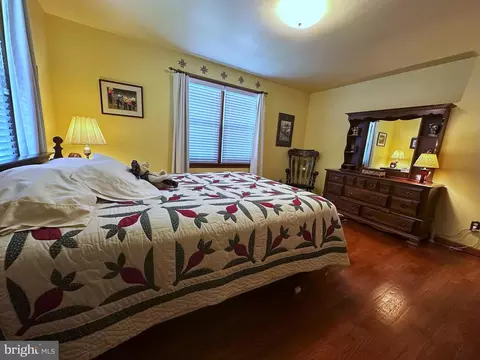 Bedroom - 224 Noble St, Lititz, PA 17543 photo 8 of 9