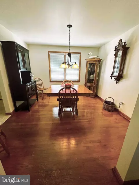 Dining - 224 Noble St, Lititz, PA 17543 photo 1 of 2