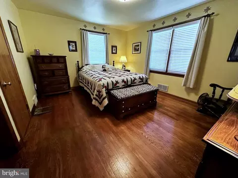 Bedroom - 224 Noble St, Lititz, PA 17543 photo 7 of 9