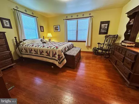 Bedroom - 224 Noble St, Lititz, PA 17543 photo 5 of 9