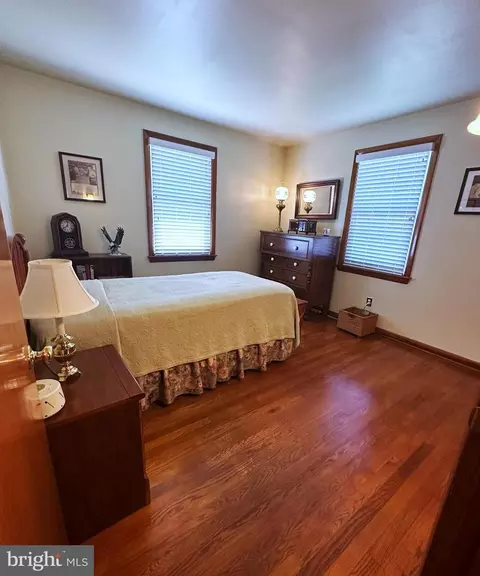 Bedroom - 224 Noble St, Lititz, PA 17543 photo 1 of 9