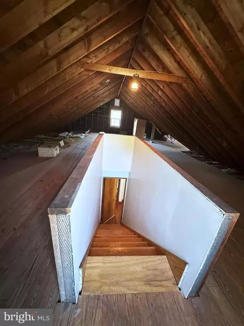 Entry Way - 224 Noble St, Lititz, PA 17543 photo 2 of 4