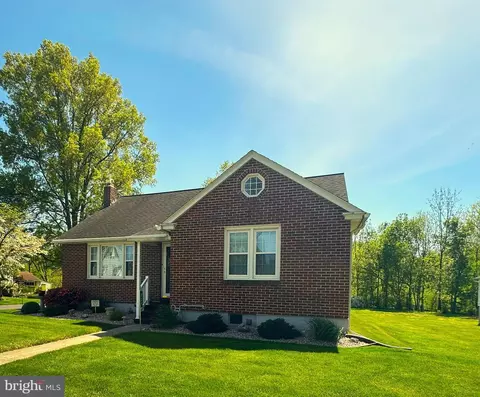 Exterior - 224 Noble St, Lititz, PA 17543 photo 2 of 11