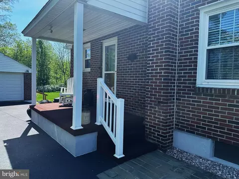 Exterior - 224 Noble St, Lititz, PA 17543 photo 4 of 11