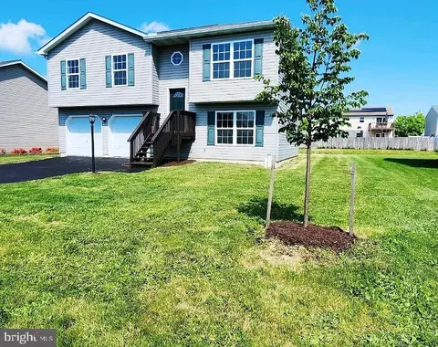 142 Penn Oak Dr, Bainbridge, PA 17502
