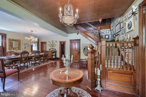 Entry Way - 2404 Lititz Pike, Lancaster, PA 17601 photo 4 of 9