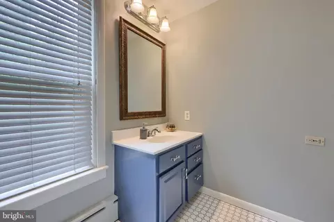 Bath - 2404 Lititz Pike, Lancaster, PA 17601 photo 3 of 4