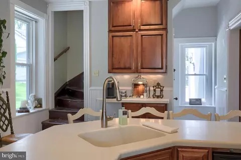 Kitchen - 2404 Lititz Pike, Lancaster, PA 17601 photo 6 of 8
