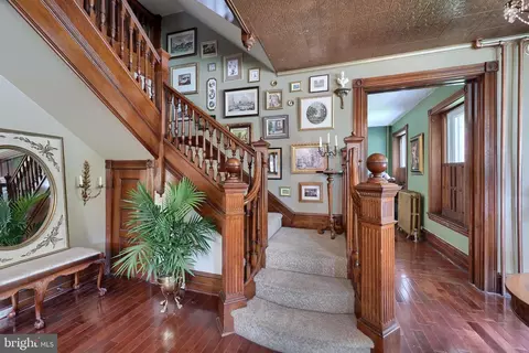 Entry Way - 2404 Lititz Pike, Lancaster, PA 17601 photo 3 of 9