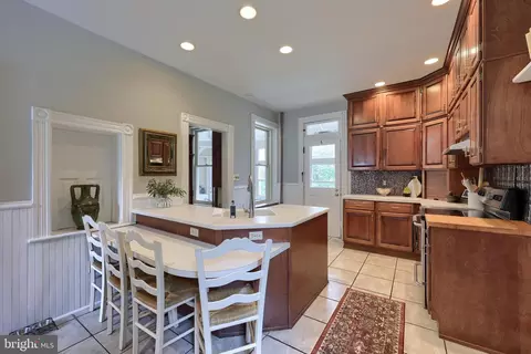 Kitchen - 2404 Lititz Pike, Lancaster, PA 17601 photo 4 of 8