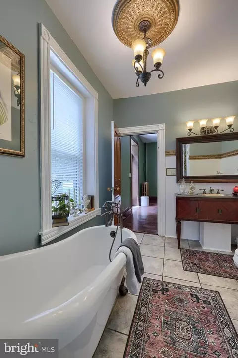 Bath - 2404 Lititz Pike, Lancaster, PA 17601 photo 1 of 4