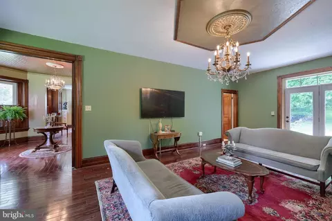 Living - 2404 Lititz Pike, Lancaster, PA 17601 photo 4 of 4