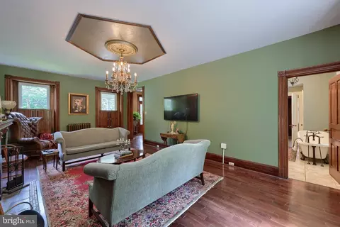 Living - 2404 Lititz Pike, Lancaster, PA 17601 photo 3 of 4