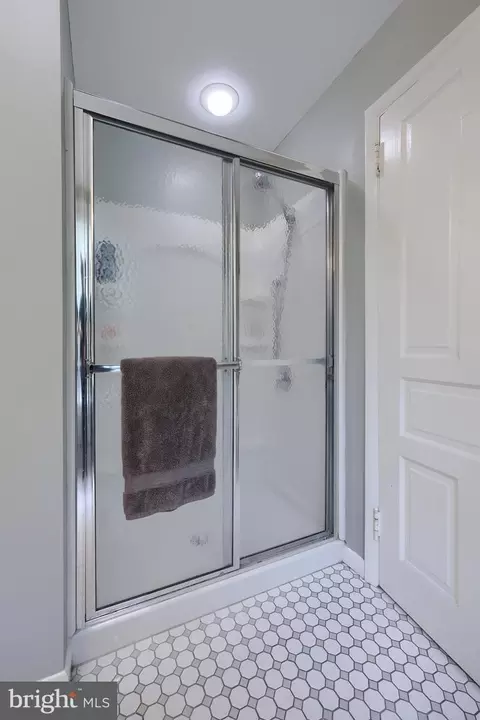 Bath - 2404 Lititz Pike, Lancaster, PA 17601 photo 4 of 4