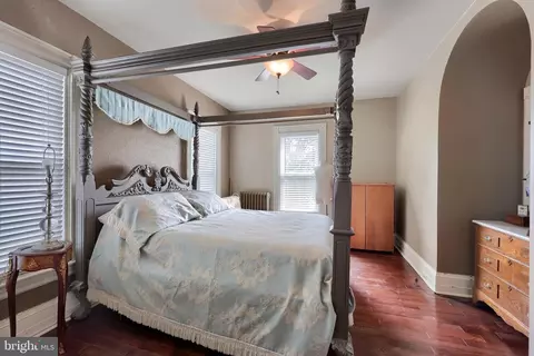 Bedroom - 2404 Lititz Pike, Lancaster, PA 17601 photo 3 of 9