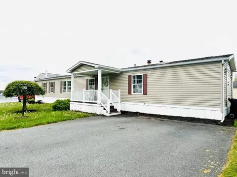 26 Hinden Homes Trailer Ct, Denver, PA 17517