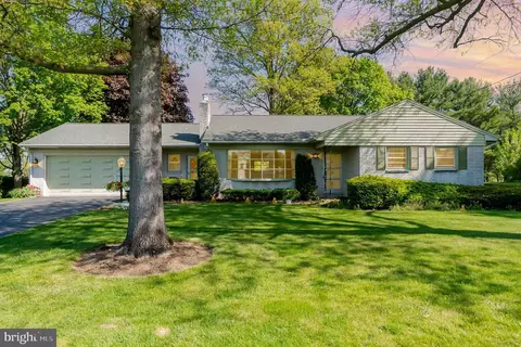 609 W Orange St, Lititz, PA 17543