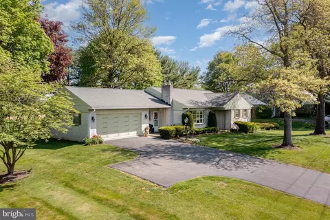 609 W Orange St, Lititz, PA 17543 photo 4