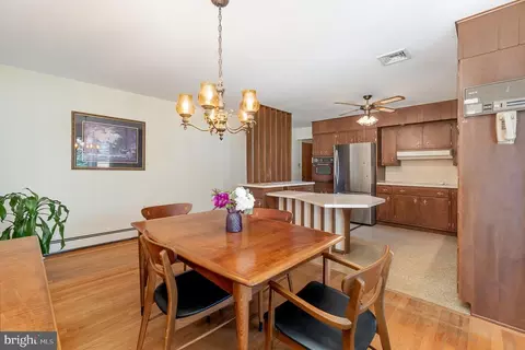 609 W Orange St, Lititz, PA 17543 photo 9