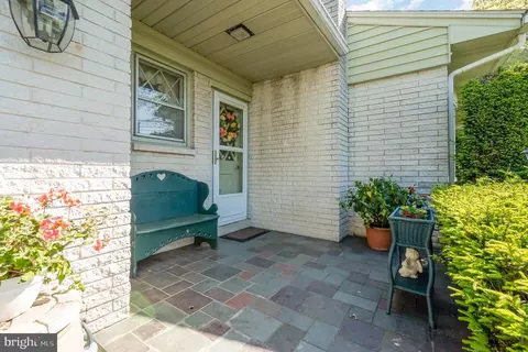 609 W Orange St, Lititz, PA 17543 photo 5