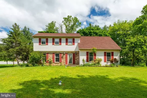 325 Delp Rd, Lancaster, PA 17601