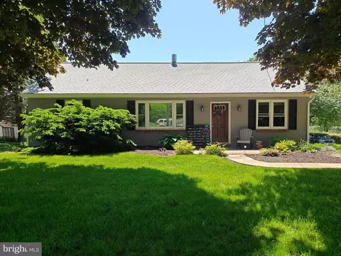 5430 Strasburg Rd, Gap, PA 17527