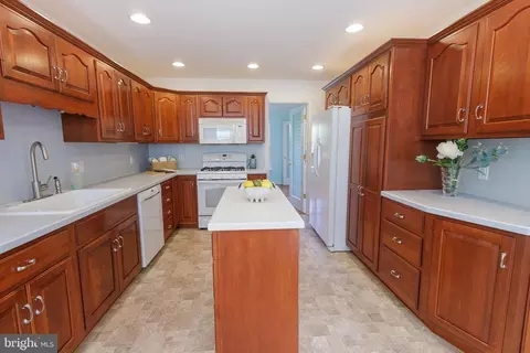 666 Laurel Ave, Lititz, PA 17543 photo 11