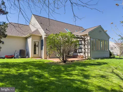 666 Laurel Ave, Lititz, PA 17543 photo 5