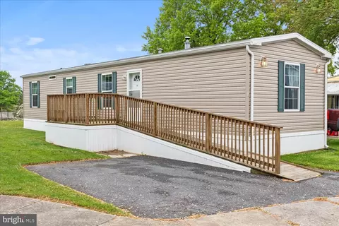 12 Crystal Ave, Ephrata, PA 17522