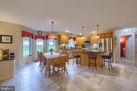 Kitchen - 622 Woodcrest Ave, Lititz, PA 17543 photo 2 of 3