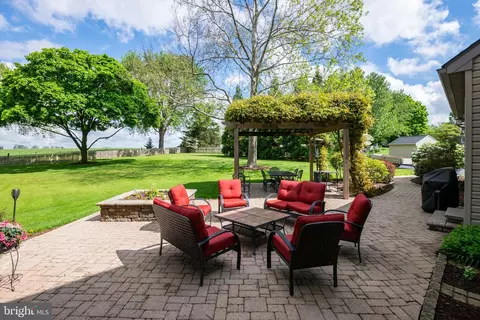 Exterior - 622 Woodcrest Ave, Lititz, PA 17543 photo 1 of 5