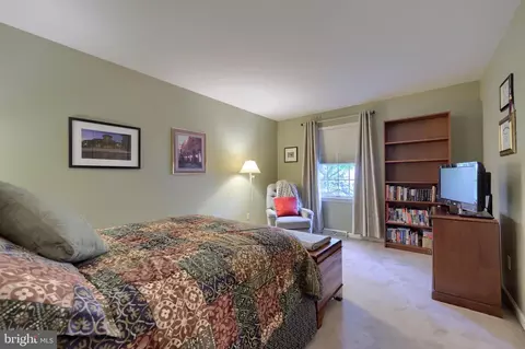 Bedroom - 622 Woodcrest Ave, Lititz, PA 17543 photo 5 of 6