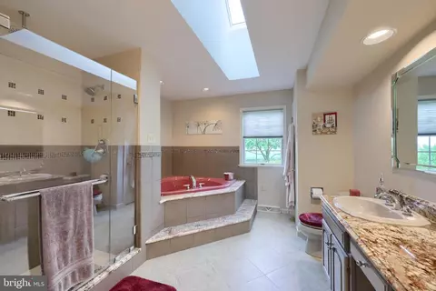 Bath - 622 Woodcrest Ave, Lititz, PA 17543 photo 1 of 3