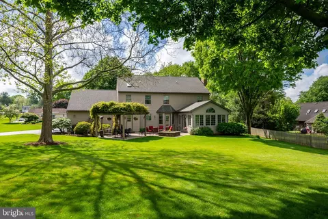 Exterior - 622 Woodcrest Ave, Lititz, PA 17543 photo 3 of 5