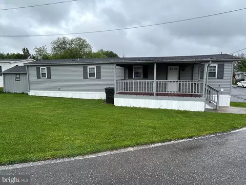 883 E Main St #12, Ephrata, PA 17522