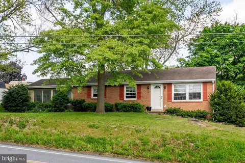43 S Penryn Rd, Manheim, PA 17545
