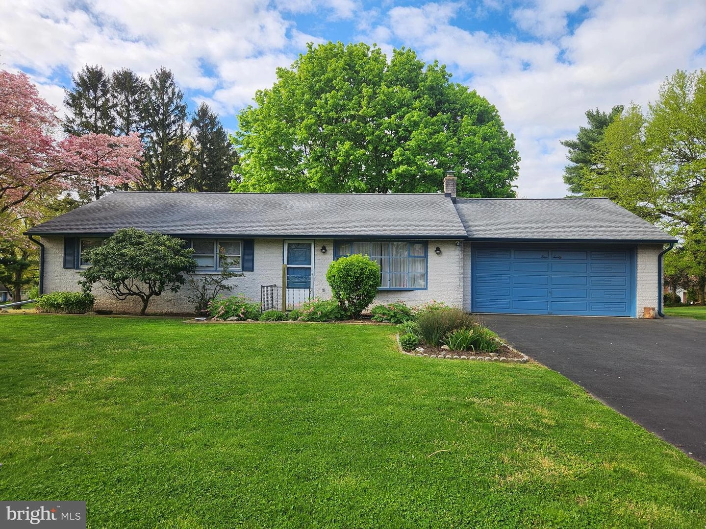 420 Owl Hill Rd, Lititz, PA 17543 photo 1