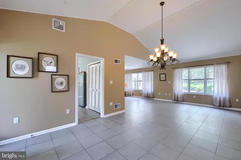 220 E Marion St, Lititz, PA 17543 photo 5
