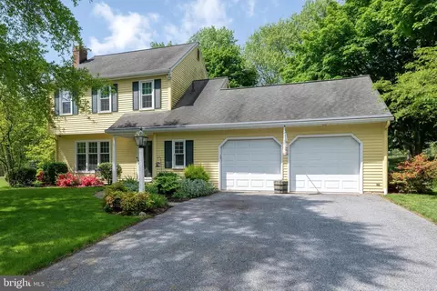 2850 Michener Dr, Lancaster, PA 17601
