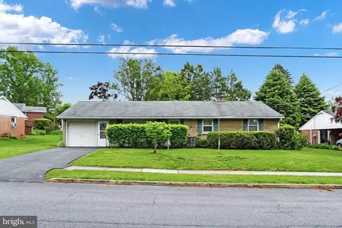 524 E Hummelstown St, Elizabethtown, PA 17022
