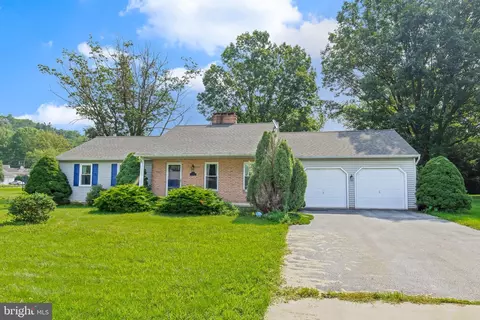 328 Jefferson Rd, Adamstown, PA 19501