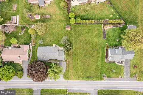 79 N Church St SW, Ephrata, PA 17522