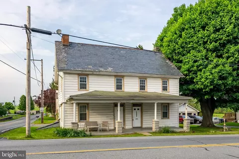 2893 E Lincoln Hwy E, Gordonville, PA 17529