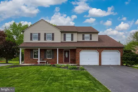 5786 Vaughn Rd, East Petersburg, PA 17520