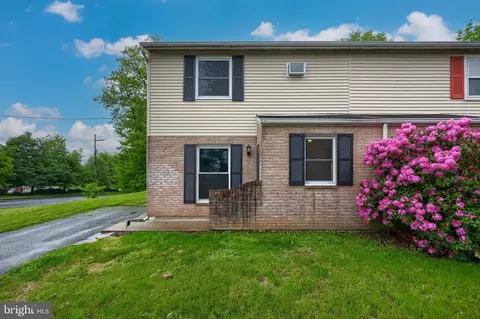 578 Creekside Ln, Mount Joy, PA 17552