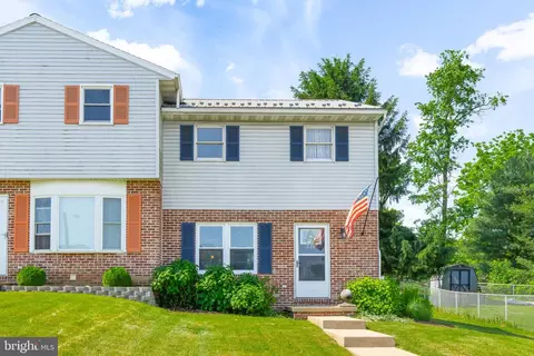 238 Riverview Dr, Ephrata, PA 17522